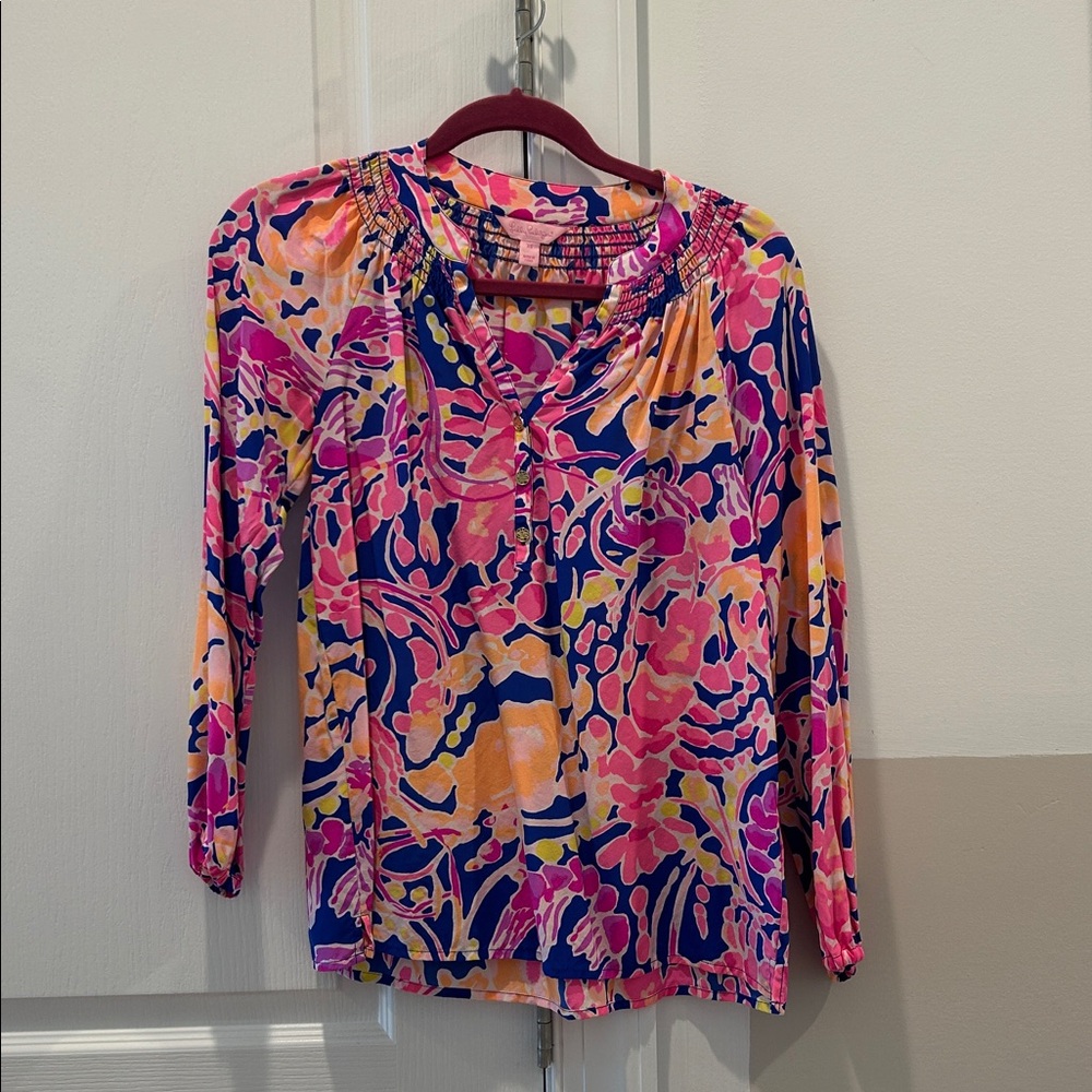 Lilly Pulitzer Pink and Blue Patterned women’s long sleeve Elsa Blouse 100% silk